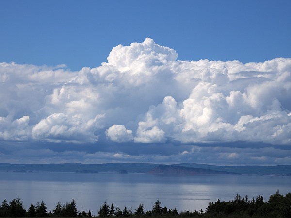 Wolken über der Bucht