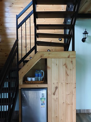Unter der Treppe